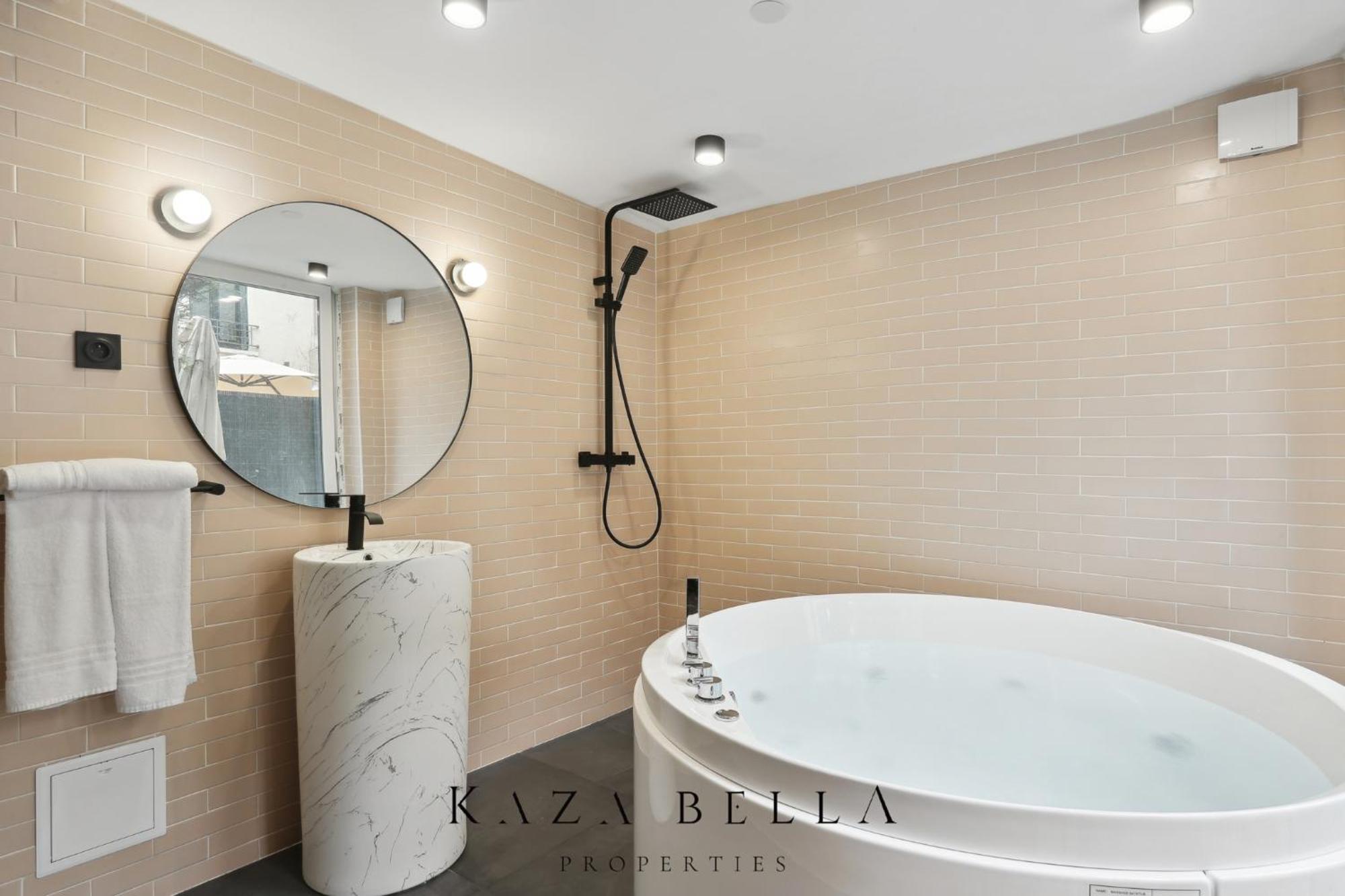 Kaza Bella - Maisons Alfort 6 Luxurious Little House With Private Garden And Jacuzzi Exterior photo